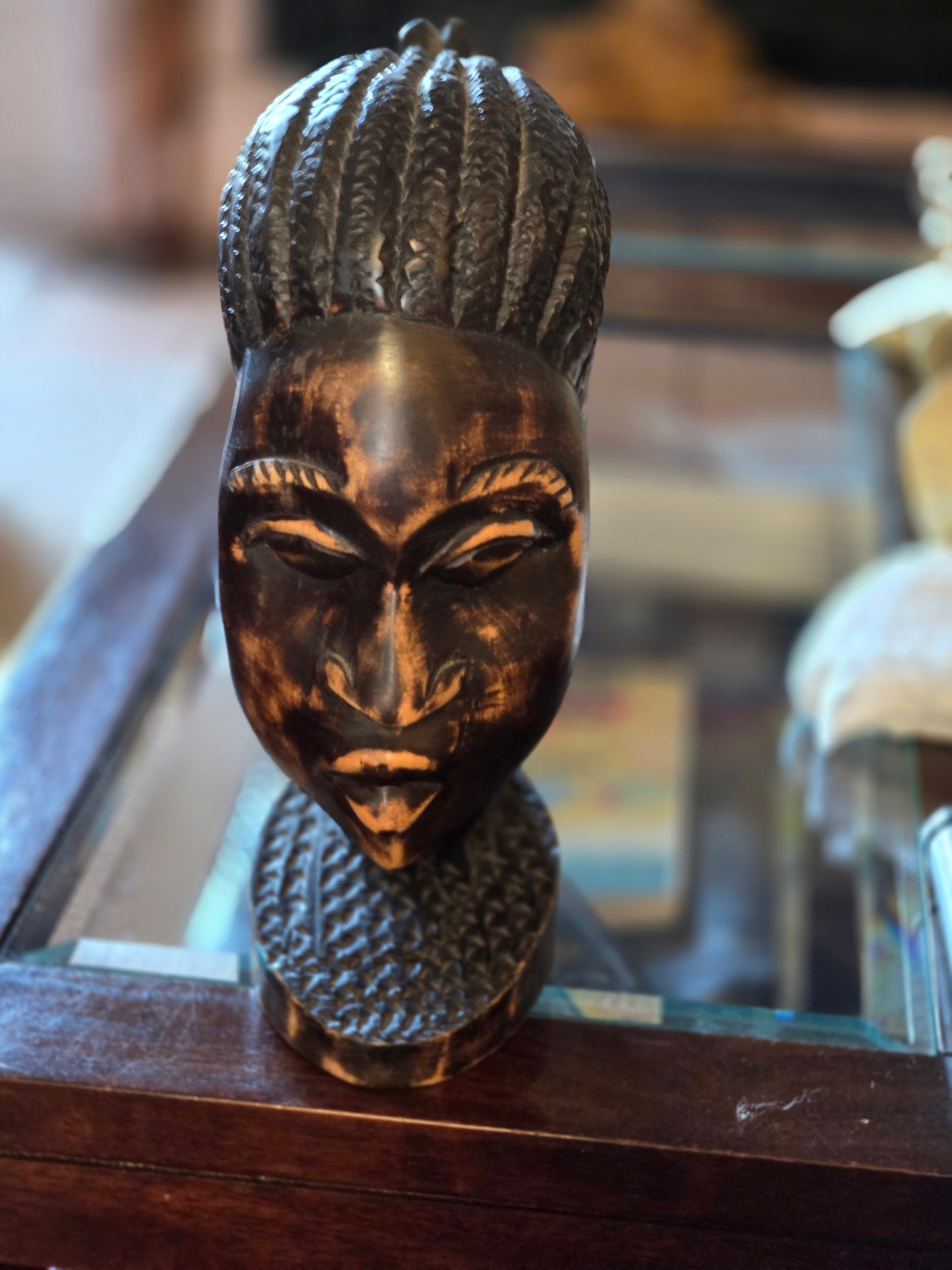 African Figurine woman with Braided hair&nbsp;